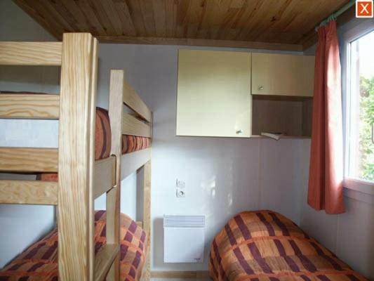 Camping Les Lacs De Courtes Hotel Estang Exterior foto